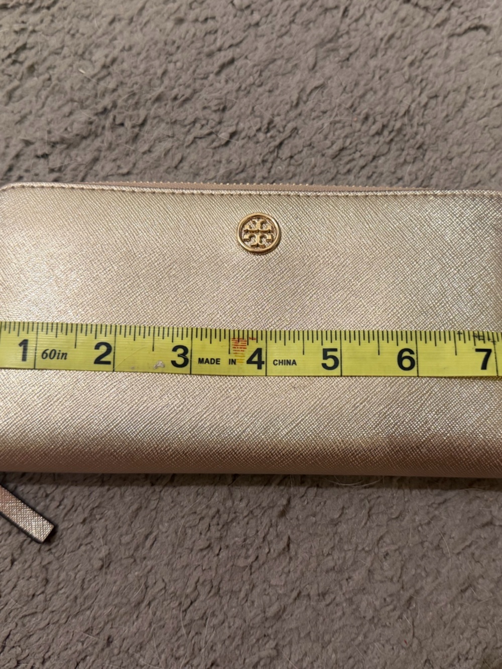 Tory Burch Metallic Rose Gold Zip Wallet - Picture 6 of 7